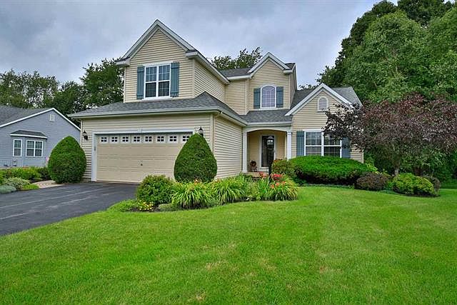 1st image of 13 Danbury Ct