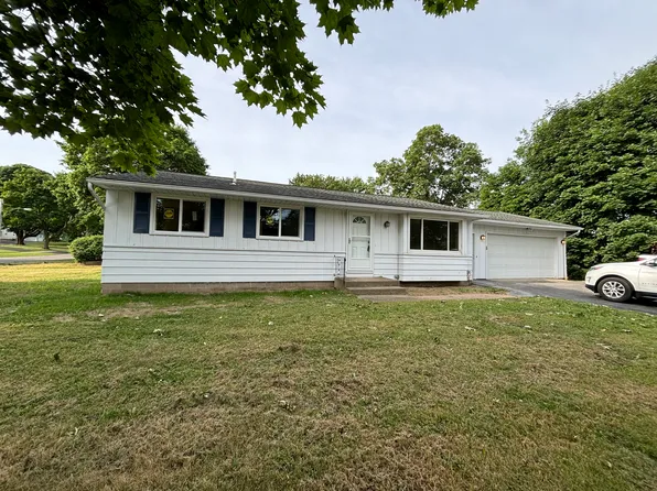 367 Sandalwood Dr, Rochester, NY 14616