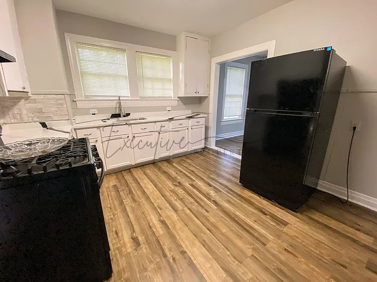 633 Enterprise Blvd — Photo 8