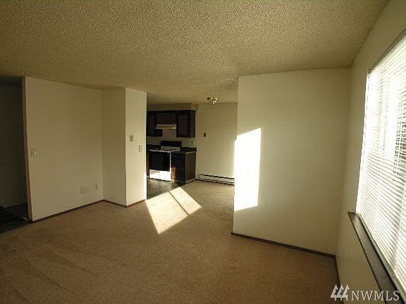 5th image of 1423 E 64th St APT D