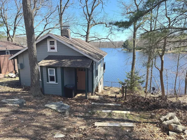 63 W Shore Dr, Higganum, CT 06441