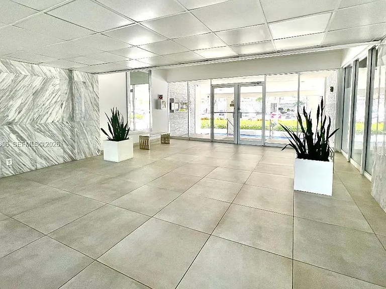 401 Golden Isles Dr #1011 — Photo 38
