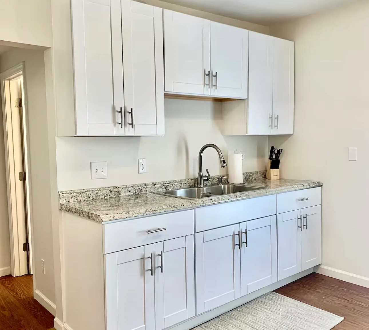 1 bed, 700 sqft, $1,800 — Photo 3