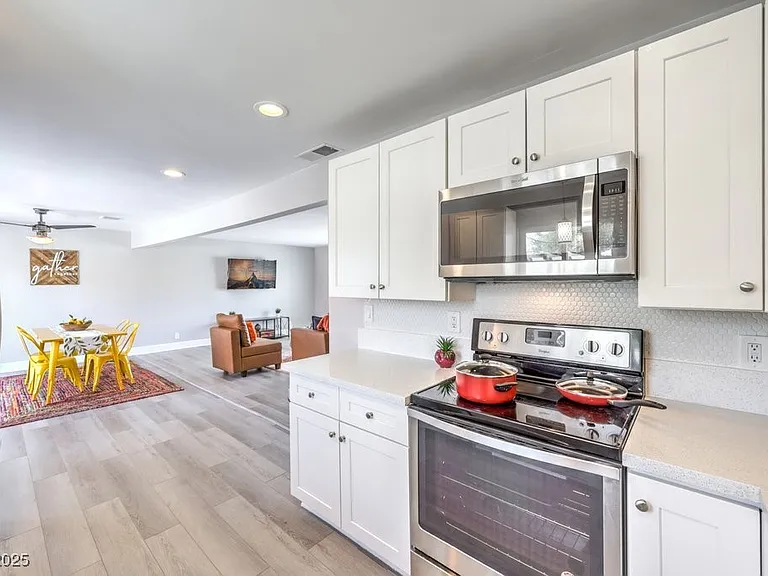 2400 Sherman Pl — Photo 13