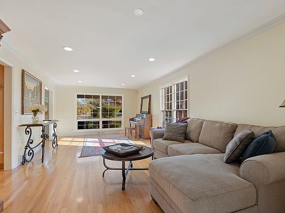2nd image of 1144 Wincanton Dr