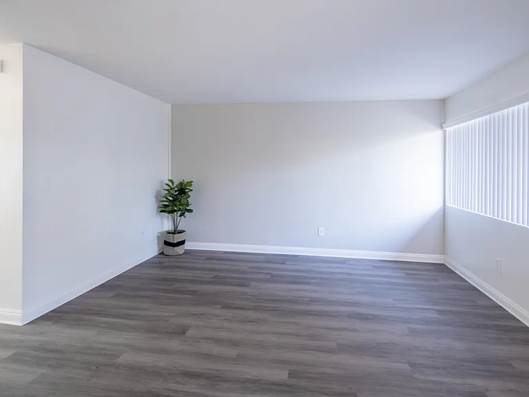 Artesia Crossings Apartments — Photo 18