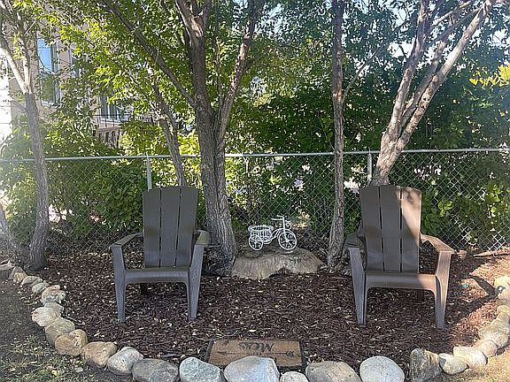 Nice area to relax!