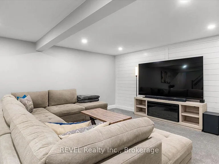 371 Argyle Ave — Photo 25