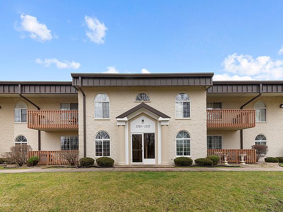 3rd image of 1315 Mesa Dr #1315