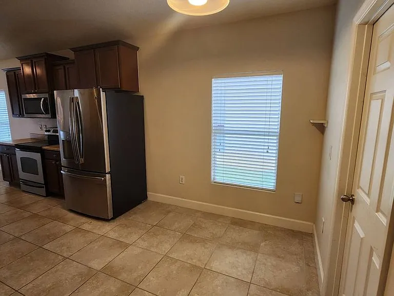 5352 Talbot Blvd — Photo 8
