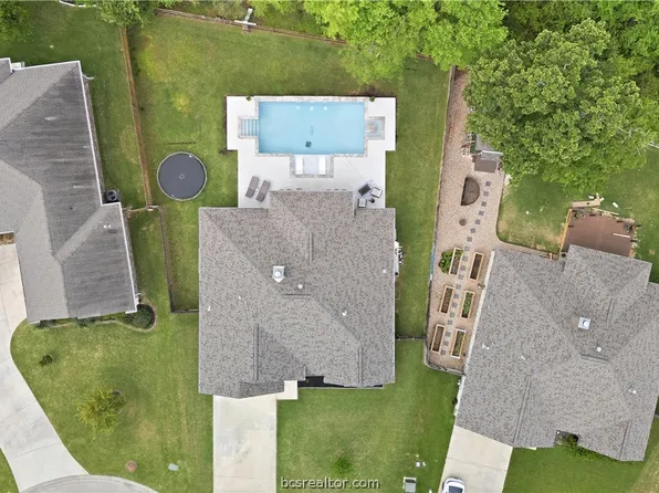 3070 W Embers Ct, Bryan, TX 77808