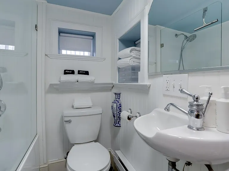 1732 21st St NW #B — Photo 8