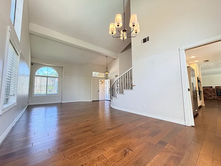 5525 Green Hollow Ln — Photo 6