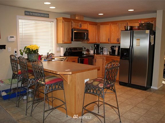 2nd image of 2104 S Dilley Court