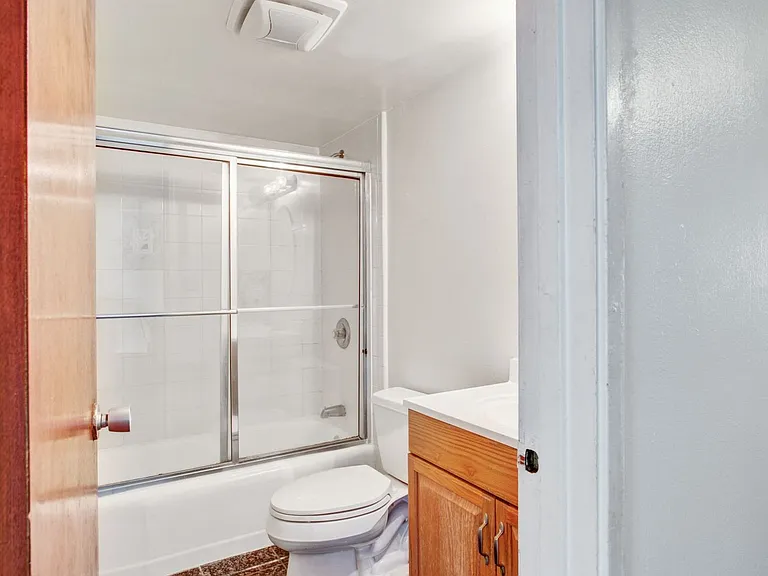 1335 S University Ave — Photo 11