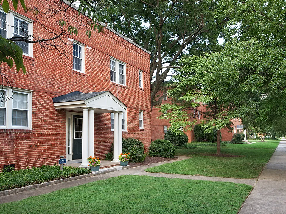 Kensington Place, Patterson Place and Grove Avenue offer one and two bedroom apartments.