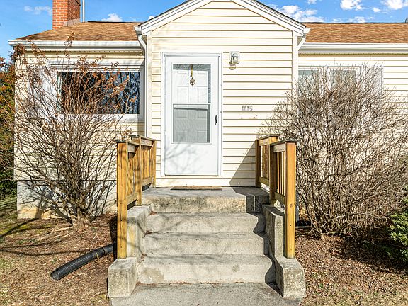 4th image of 1109 Kentwood Dr