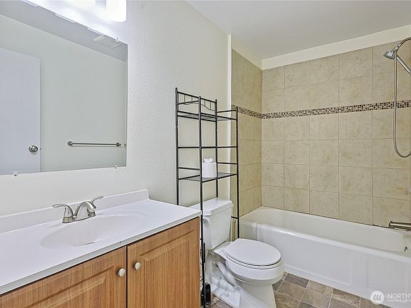 4th image of 6412 Patton Avenue SW