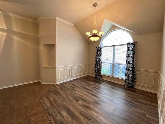 5th image of 8101 Riverwalk Trl
