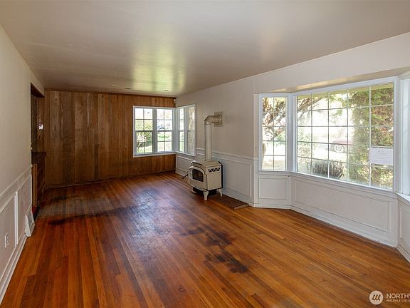 5th image of 910 S 25th Avenue