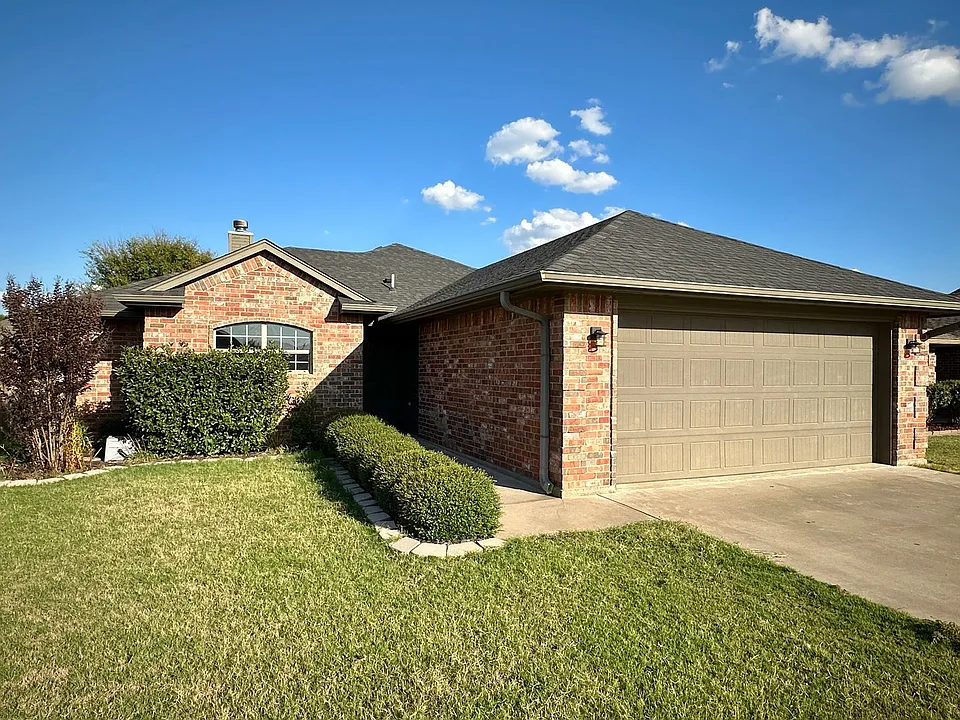 607 NW Granite Ave