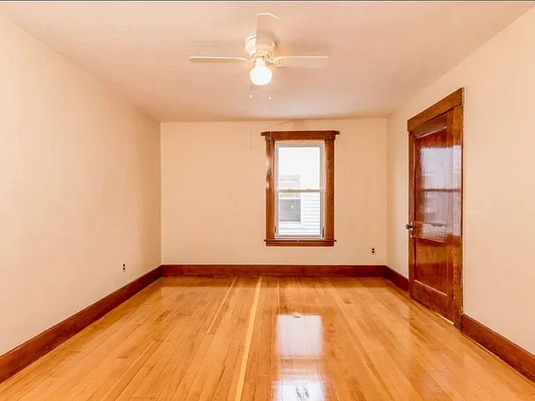 53-55 Nichols St #4 — Photo 4