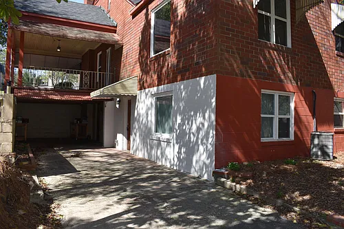 804 Hickman Rd #B Photo 1
