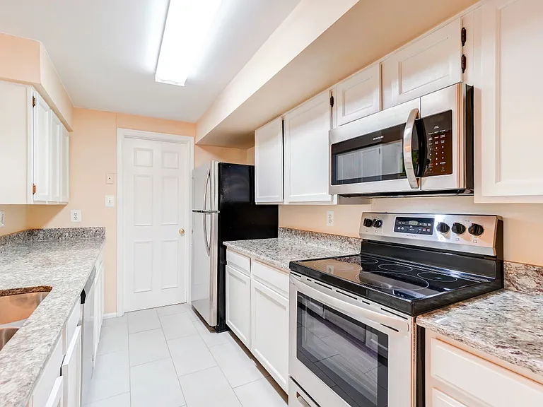 20649 Shadyside Way #B — Photo 22