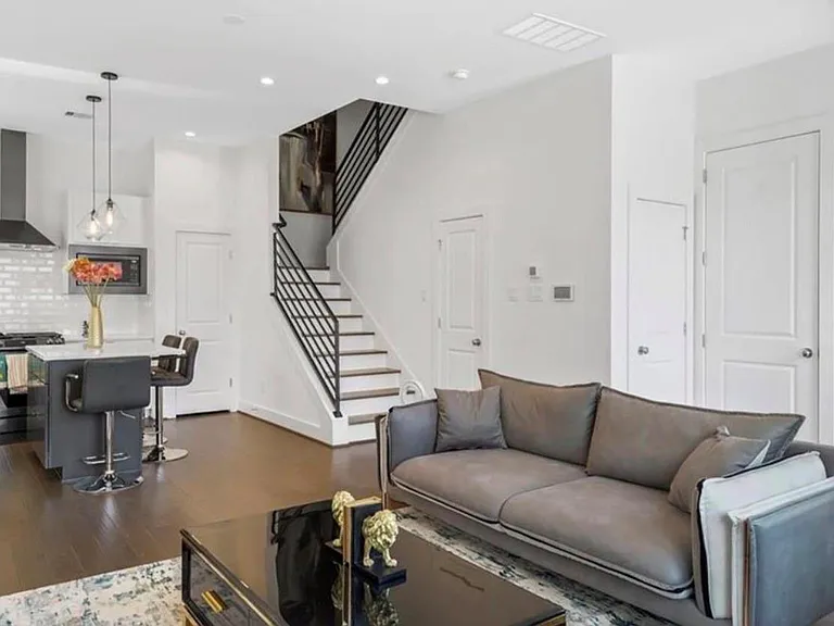 5823 Dolores St — Photo 3
