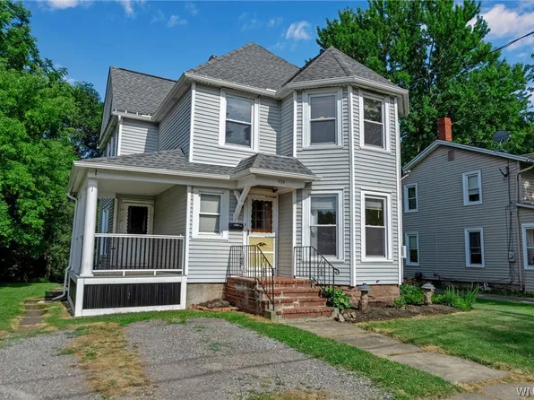 705 Orient St, Medina, NY 14103