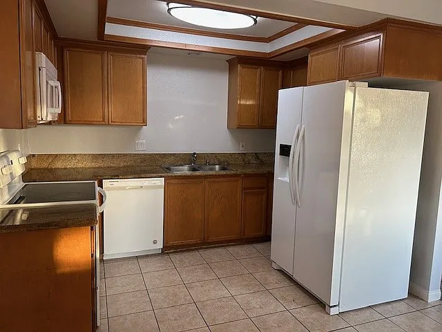 Kitchen - Newer appliances