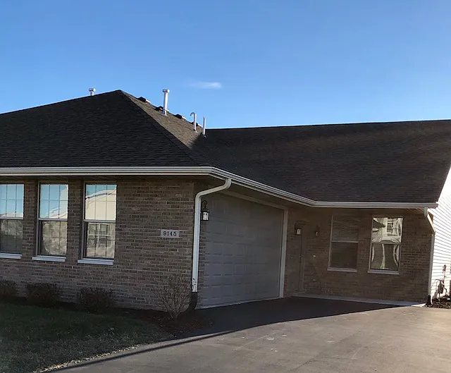 9145 Southdown Ln — Photo 2