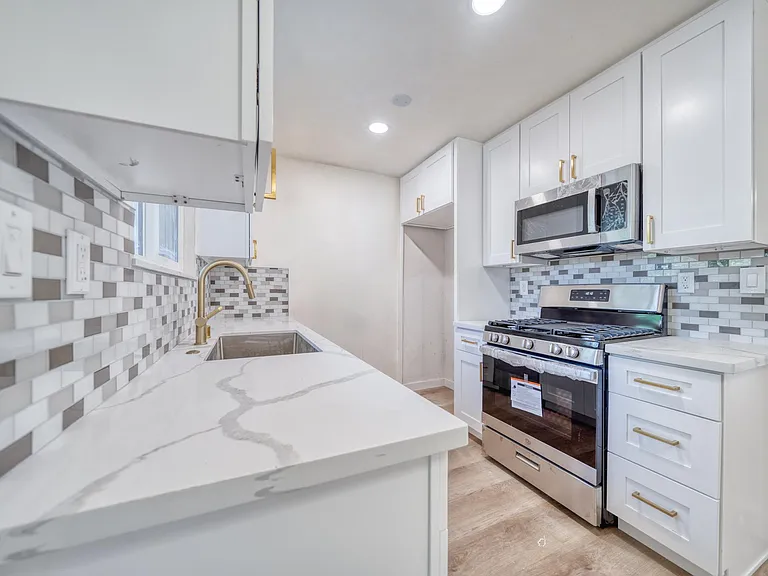 2617 E Morningside St — Photo 2