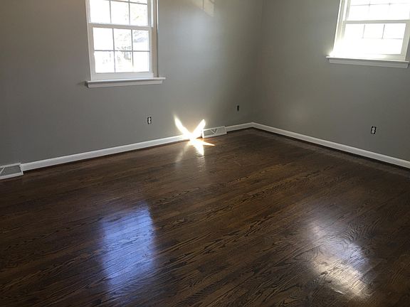 3rd image of 2805 Diplomat Dr
