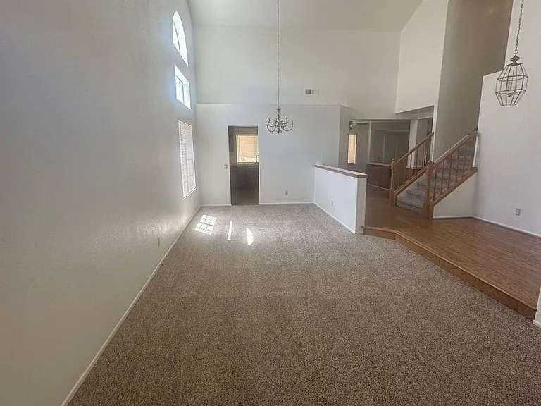 14333 La Crescenta Ave — Photo 9