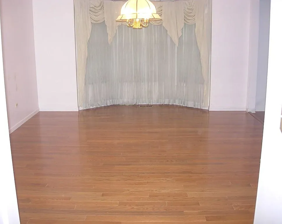 4 bed, 2.5 bath, 3800 sqft, $3,650 — Photo 4
