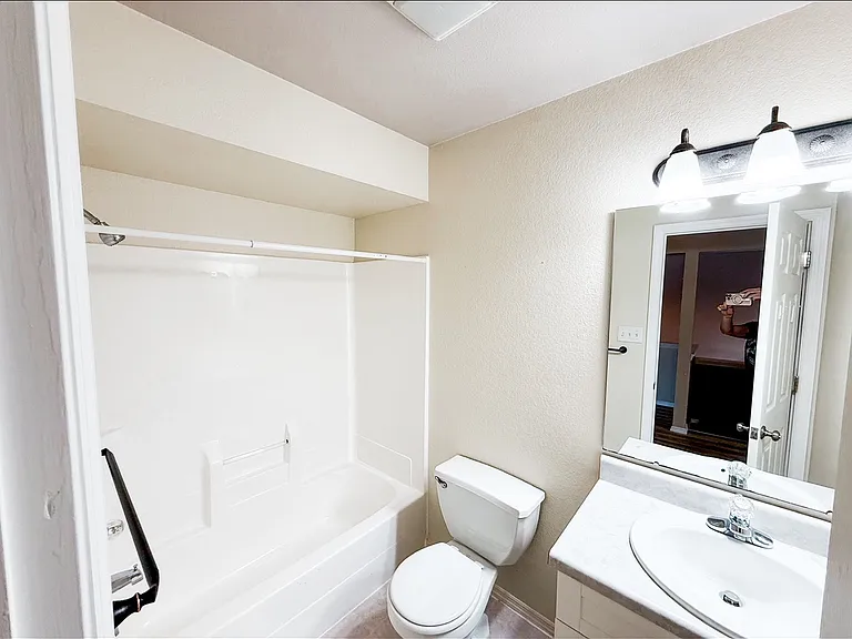 4007 Balmoral Dr — Photo 8