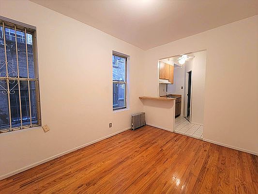 4th image of 421 E 65th St #3V