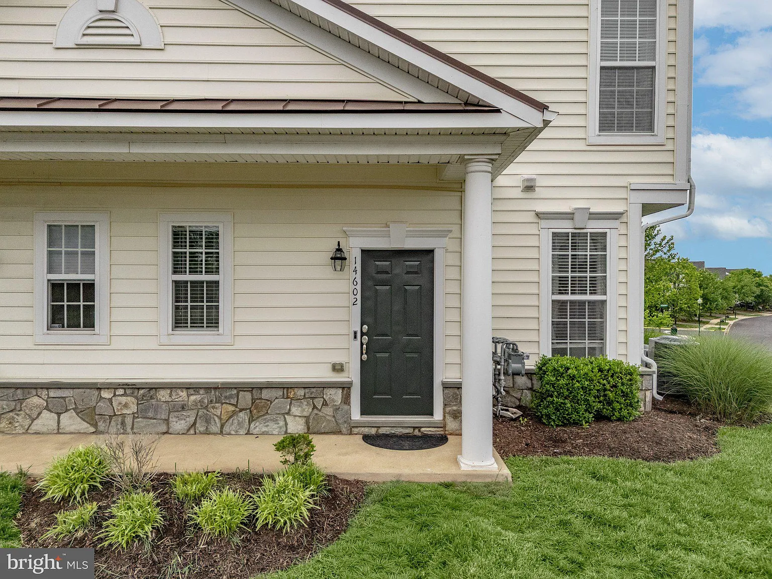 3 bed, 2.5 bath, 1775 sqft, $2,800 — Photo 4