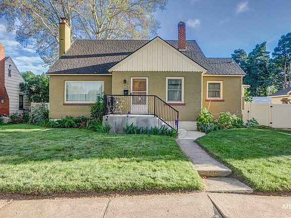 3rd image of 706 E 1st St