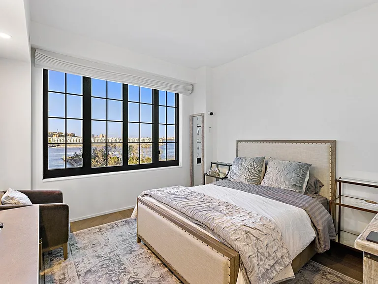 1425 Hudson St #4I — Photo 9