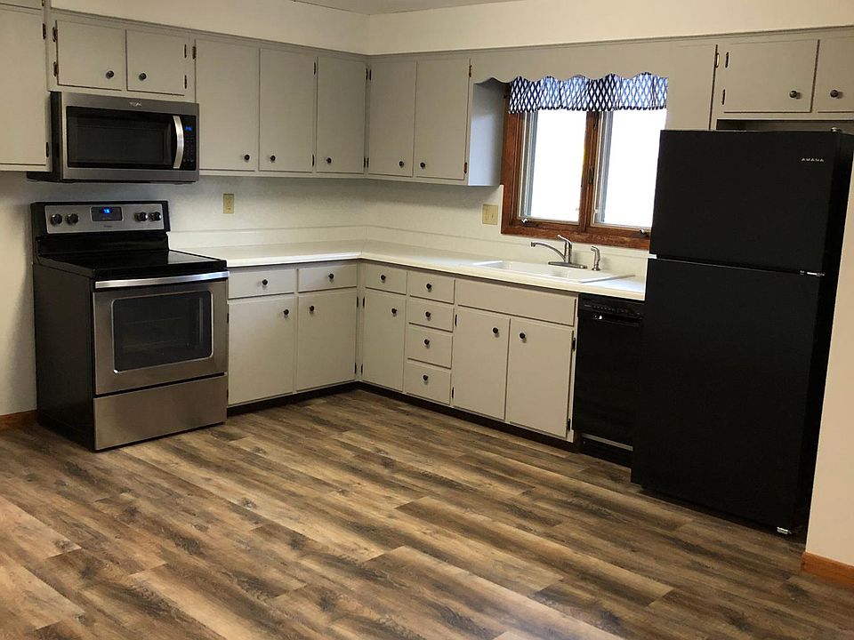1st image of 1120 E 6th St