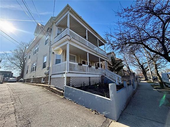2nd image of 1003 Narragansett Blvd #1