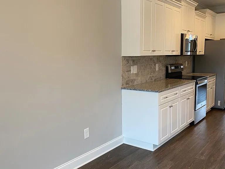 921 Burlington Dr — Photo 14