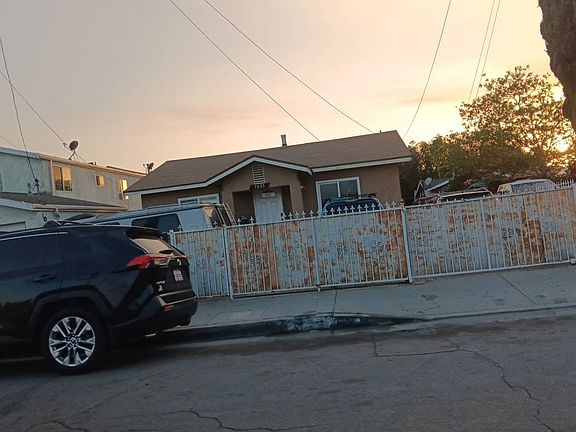 2nd image of 7635 Maie Ave