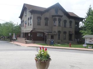 1 W High St #8, Maytown, PA 17550