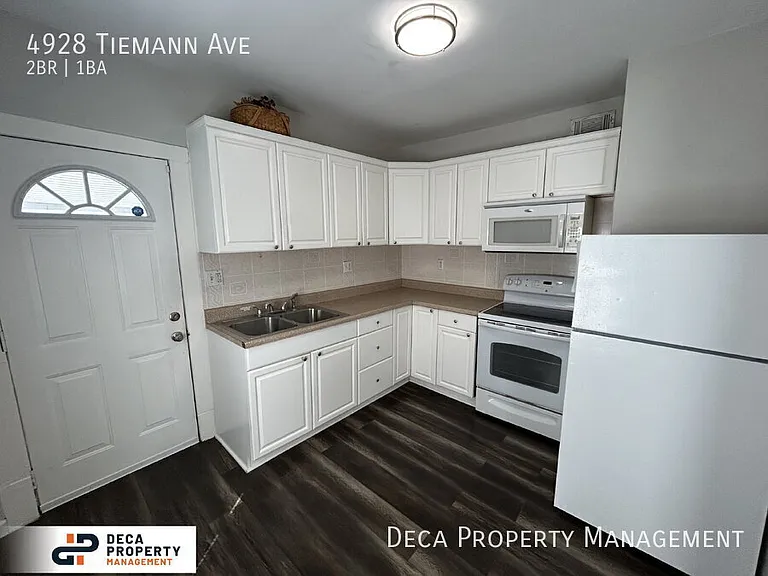 4928 Tiemann Ave — Photo 4