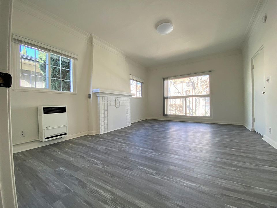 1st image of 133 S Saint Andrews Pl #4