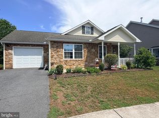 220 Patio Ct, New Bloomfield, PA 17068
