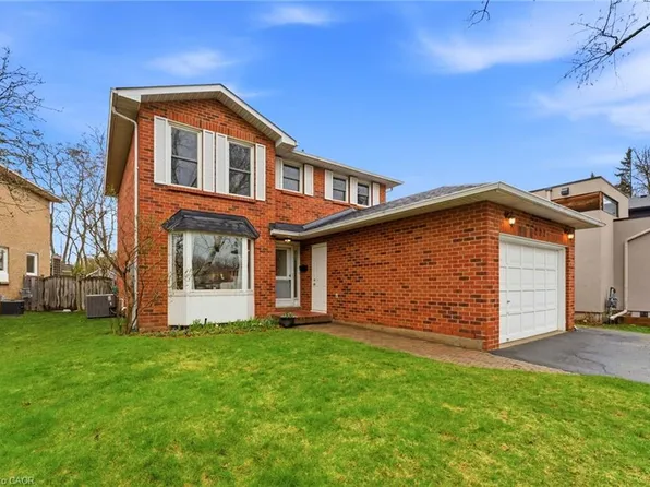 222 Riverview St, Oakville, ON L6L 5W3